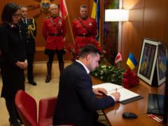 Зеленский почтил память граждан Канады, погибших в результате авиакатастрофы в Иране