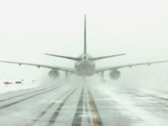 More than 800 flights canceled in Chicago due to snowfall