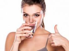 Какую воду нужно пить: теплую или холодную