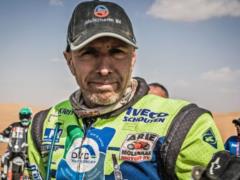 Победитель Dakar Rally умер после падения на трассе