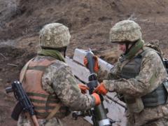 Штаб: в ООС 12 обстрелов, двое погибших