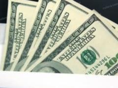 В Кривом Роге мужчина нашел в супермаркете $10 тысяч и вернул их хозяину