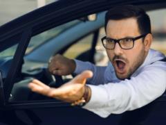 Почему водители дорогих автомобилей плюют на ПДД