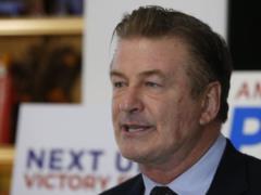 Алек Болдуин подал в суд на мужчину, на которого набросился на парковке