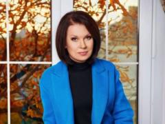 Онкобольная Алла Мазур в полупрозрачном платье очаровала фото в стиле 30-х годов