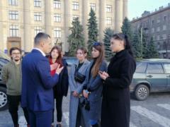 Кучер встретился с украинцами, которые находились на обсервации после эвакуации из Китая