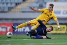Днепр-1 разгромил игравший ввосьмером Мариуполь