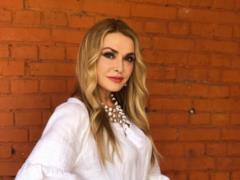 Ольга Сумская обмазалась сметаной в видео с беременной дочкой