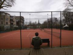 Without soil. In tennis, canceled all the tournament before the start of summer