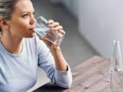 Doctors explained why you need to drink water in the morning