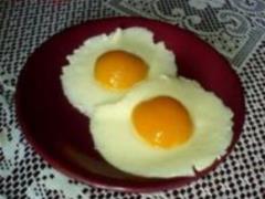 Do I need to wash my chicken eggs before eating?