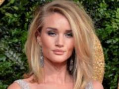 Rosie Huntington-Whiteley fans worried about her honest photo without makeup and filters