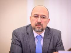 Кабмин предложил в два раза урезать зарплату чиновникам, у которых она выше 47 тыс. гривен