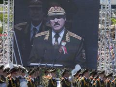 Лукашенко отложил парад Победы в Минске