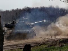 Штаб: в ООС 15 обстрелов, ранены трое бойцов