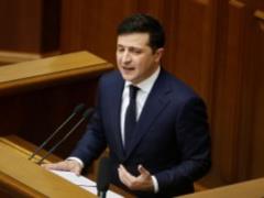 Зеленский усилит контроль за украинцами на Пасху