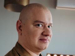 Евгений Кошевой из  Квартала 95  напугал фото из больницы и с пластырем на носу