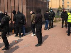 В Киеве неизвестные пытались захватить частную компанию, 15 человек задержано