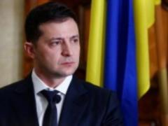 За год работы Зеленского чуда не случилось, но не было и катастрофы - политолог