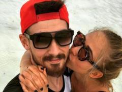 Вратарь  Динамо  показал суперупражнение с женой и бросил вызов украинским футболистам