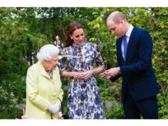 Prince William and Kate sensually congratulate Queen Elizabeth II on her 94th birthday