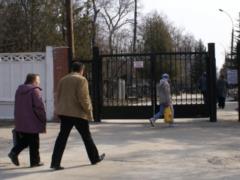 В Харькове закрывают кладбища