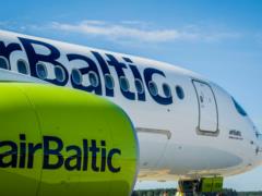 Авиакомпания airBaltic возобновляет регулярные рейсы с 13 мая, в Киев - с июня