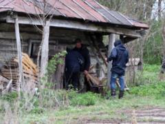 Под Харьковом около 500 человек продолжают поиски пропавшей девочки