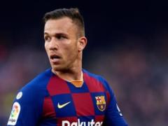 Barcelona is ready to sell Arthur, although he wants to stay in the club