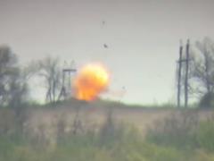 В Луганской области украинские военнослужащие уничтожили транспортное средство боевиков
