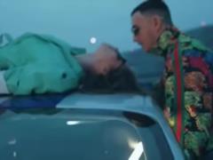 Ivan NAVI в новом клипе  самоизолировался  с любимым человеком