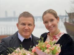 Екатерина Осадчая показала кудрявого Горбунова и зацеловала мужа