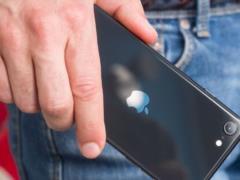 Smartphone iPhone SE criticized