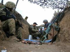 Боевики восемь раз обстреляли украинские позиции, ранен боец ВСУ