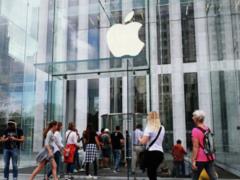 Apple объявила об открытии почти ста магазинов в мире