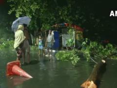 Powerful cyclone hits India