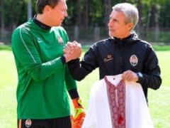 Introduced to Ukrainian culture: the Portuguese coach of Shakhtar was awarded an embroidered shirt