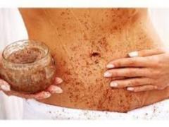 Coffee scrub with three ingredients that everyone has