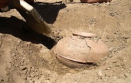 In China, found an ancient vessel with unknown liquid