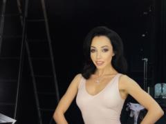 Екатерина Кухар в облегающем костюме показала, как подготовить тело к лету