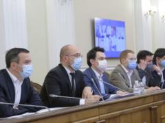 Шмыгаль: никто не исключает второй и третьей волны эпидемии COVID-19 в Украине