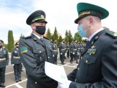 Почти 340 офицеров окончили обучение в Национальной академии Госпогранслужбы