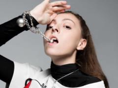 15-летняя дочь Оли Поляковой в белом платье отпраздновала выпускной
