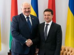 Lukashenko presented Zelensky with an embroidery and invited to Belarus
