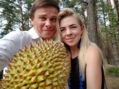 Сестра Дмитрия Комарова в день его рождения поделилась архивными фото
