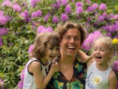 Alla Pugacheva and her children gave Galkina a surprise birthday