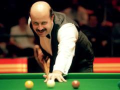 Died the legendary snooker Willy Thorne