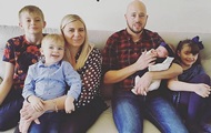 Многодетная мать неожиданно родила в туалете