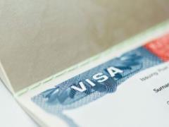 США приостанавливают выдачу рабочих виз