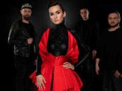 Солистка Go_A Екатерина Павленко засветила фигуру в купальнике